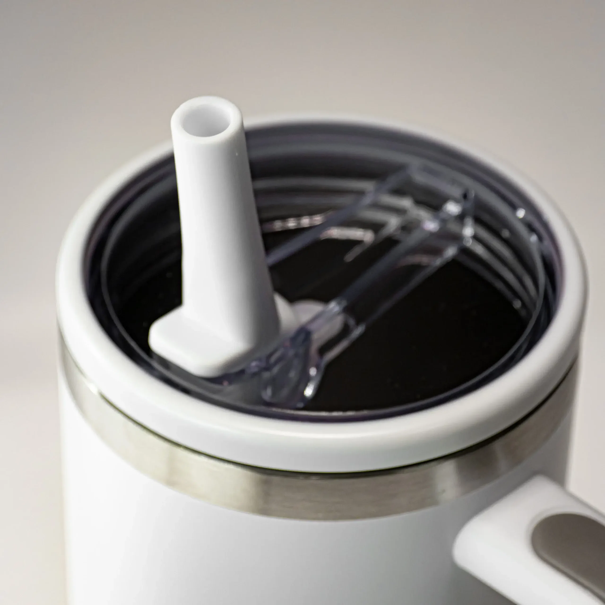 Double Walled Tumbler With Handle And Flip Straw - Image 3