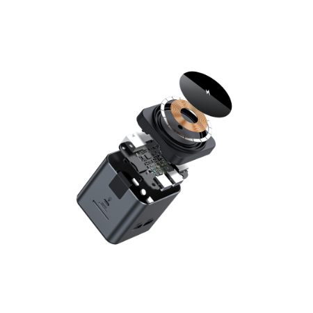 All-in-One USB-C Hub with 15W MagSafe Wireless Charging - Image 3