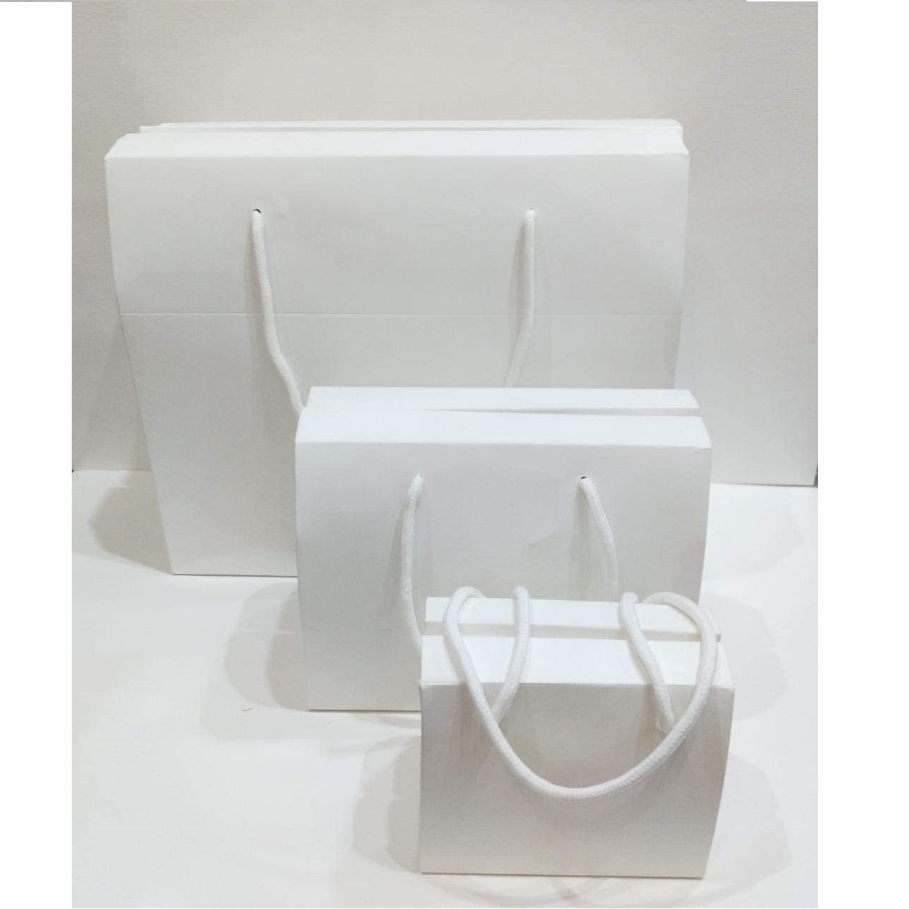 Flat Gift Boxes With Handle - Image 8