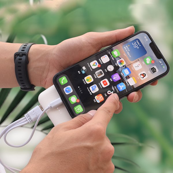 ULTRA THIN AND STYLISH POWER BANK - Image 3